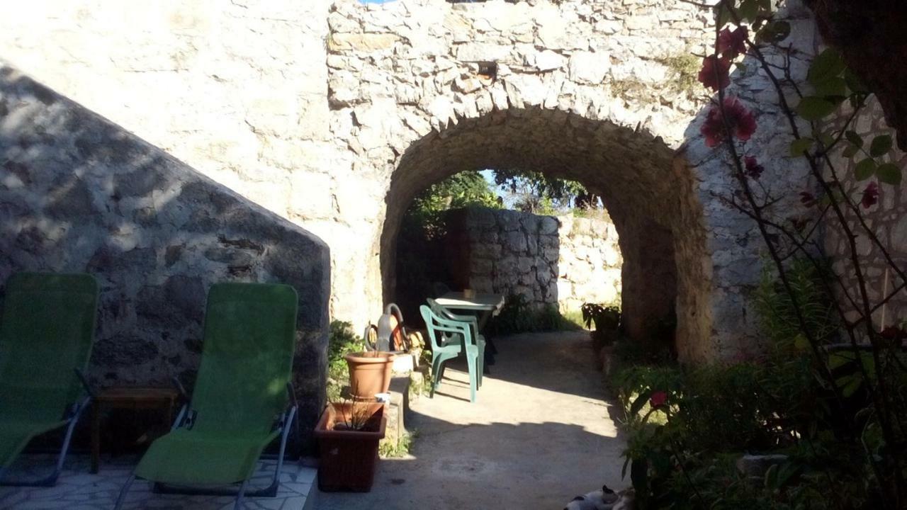 Cottage Melita The Apartment For Animal Lovers Babino Polje Exterior photo